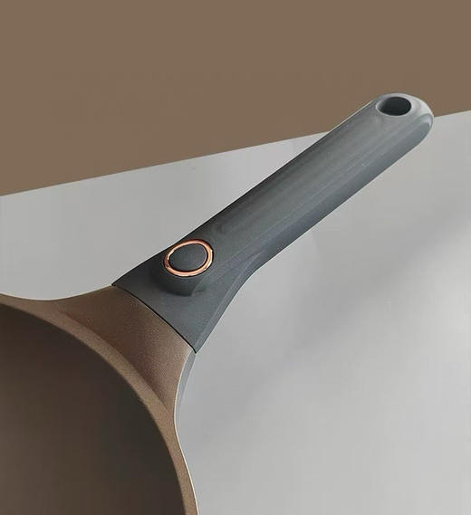 正品中康加深防溅油钛不粘锅！供商超，品质保证，全部原包装原箱子

款式：加深炒锅30cm（无锅盖）

专柜599 商品图10