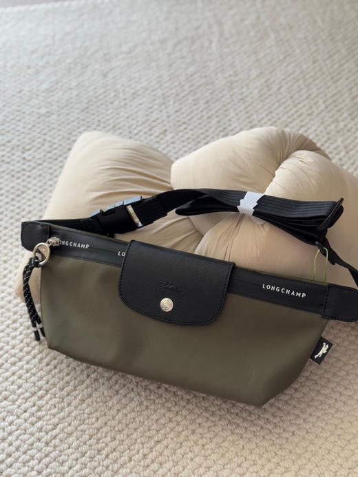 全新款男女龙骧小字母拉链腰包手机包胸包 商品图12