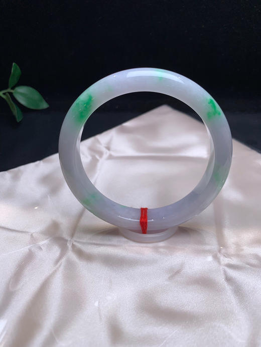 620432，61.5飘阳绿手镯，飘阳绿色。色很艳 商品图1