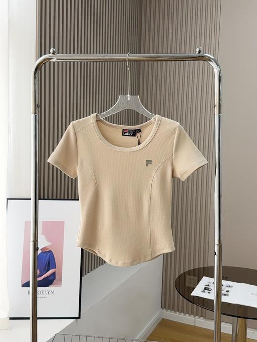 点此购买 斐乐夏季女子针织短袖衫 37 323928 商品图2