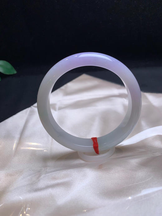 620435，58紫罗兰手镯、一截粉紫底色，干净清新，局部还飘些绿花 商品图0