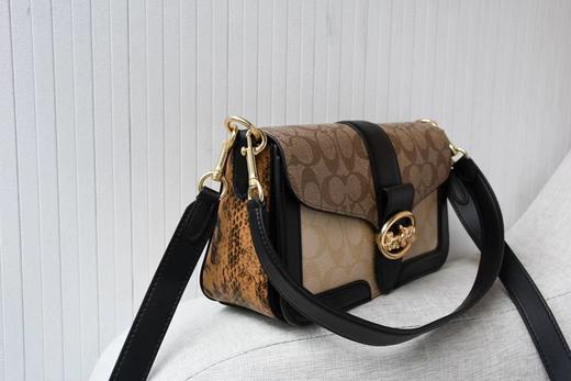 COACH蔻驰 Georgie 27 时尚徽标Logo 涂层帆布拼光滑皮革拼蛇纹压纹皮革 酒神包腋下包手提斜挎单肩包 大号 女款 黑色配卡其色 商品图3