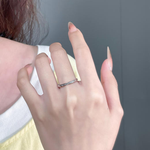 【限时8.8折】【线上铂金馆】PT950 【国际铂金协会】铂金实心固口车花仿钻圈戒线戒（面宽约1.7-2.1mm）(BJZ00270)预售产品下单后不退款不退货不换货不补差价) 商品图3