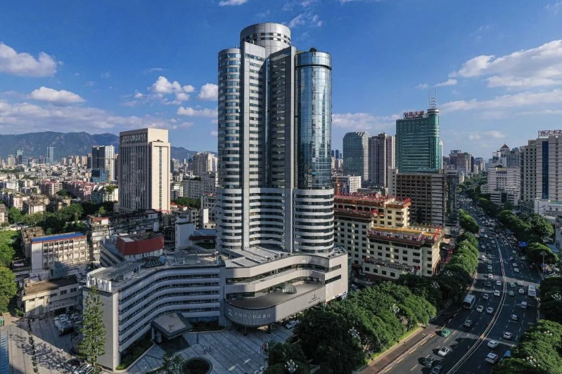 福建外贸中心悦华酒店丨行政房1晚 · 簪花/三把刀基础套餐二选一