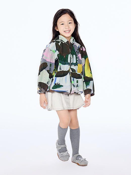 【春上新】8楼 江南布衣童装 防紫外线任意门图案印花宽松抽绳夹克男女童25秋新品 吊牌价：895元 活动价：806元 商品图2