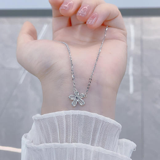 【限时8.8折】【线上铂金馆】PT950 【精品】铂金空心调节五瓣花花形套链(BFPTTL00055)预售产品下单后不退款不退货不换货不补差价) 商品图2