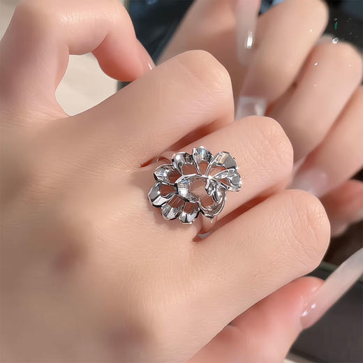 【限时8.8折】【线上铂金馆】PT950 铂金实心活口戒指七彩工艺孔雀花篮戒夸张女戒(PTJZ00053)预售产品下单后不退款不退货不换货不补差价) 商品图3