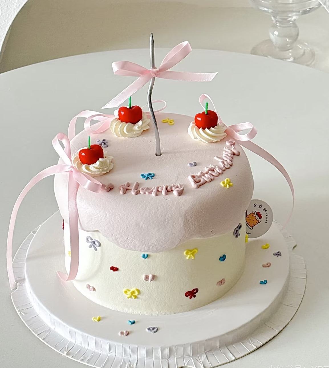 【优品系列】---【可爱小樱桃粉色蝴蝶结】送女友、女孩生日蛋糕（白色底方形托）
