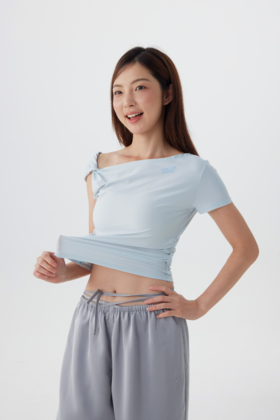 CryingCenter 运动面膜级糯感运动不对称露锁骨修身弹力女短袖