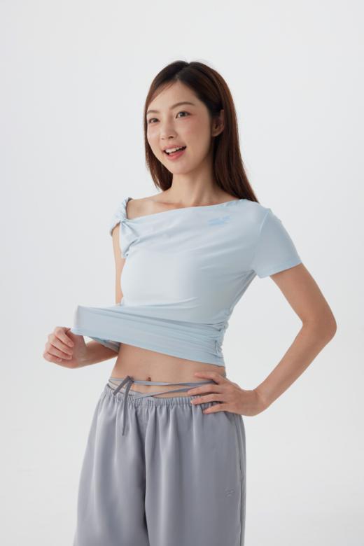 CryingCenter 运动面膜级糯感运动不对称露锁骨修身弹力女短袖 商品图0