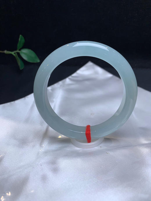 620442，58.5冰晴底细条手镯，整体冰冰胶胶的，满圈带晴底色 商品图1