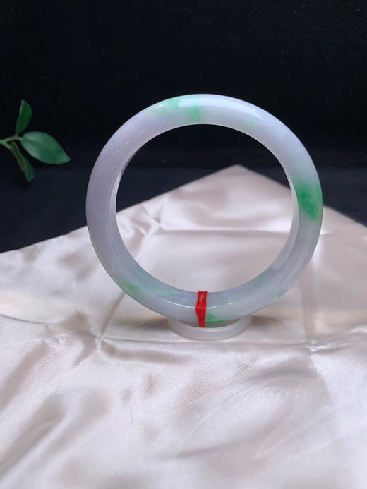 620432，61.5飘阳绿手镯，飘阳绿色。色很艳 商品图2