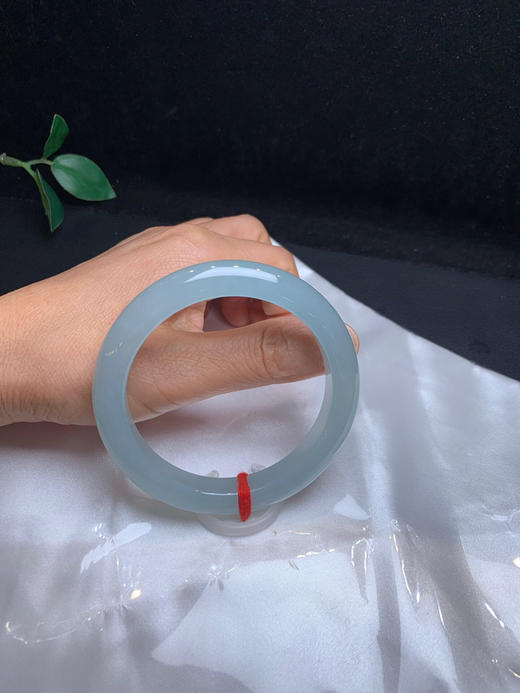 620442，58.5冰晴底细条手镯，整体冰冰胶胶的，满圈带晴底色 商品图5