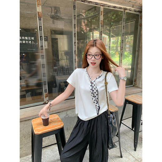 <曾小咸推荐>韩系波点领带设计两色短袖T恤 商品图2