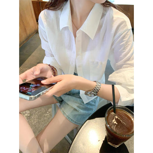 <曾小咸推荐>温柔风简约薄款微透防晒衬衫 商品图1