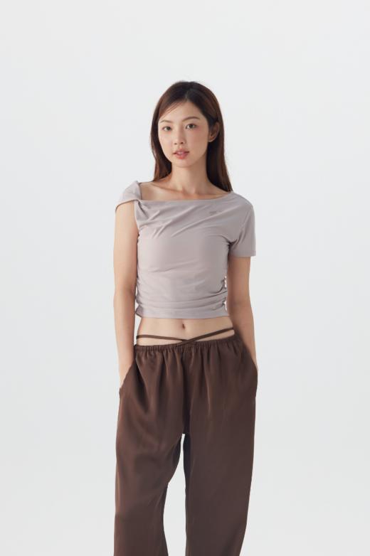 CryingCenter 运动面膜级糯感运动不对称露锁骨修身弹力女短袖 商品图2