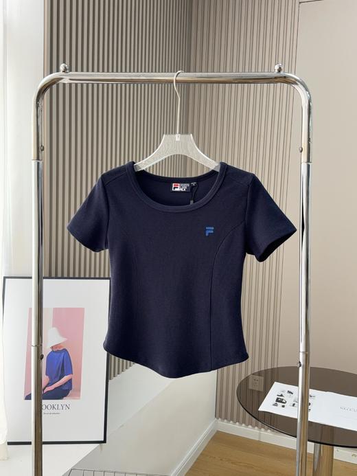 点此购买 斐乐夏季女子针织短袖衫 37 323928 商品图1