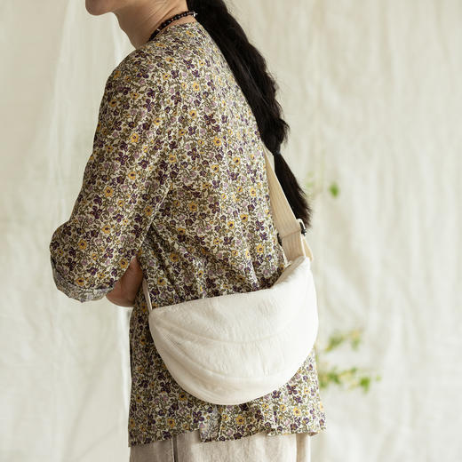 牧衣游 40支纯棉斜跨单肩包百搭白色 初生【不支持会员折】 商品图0