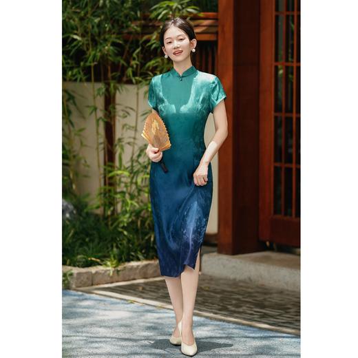 西子/【胜于蓝】桑蚕丝提花暗纹立领盘扣渐变系旗袍/QPZY181 商品图0
