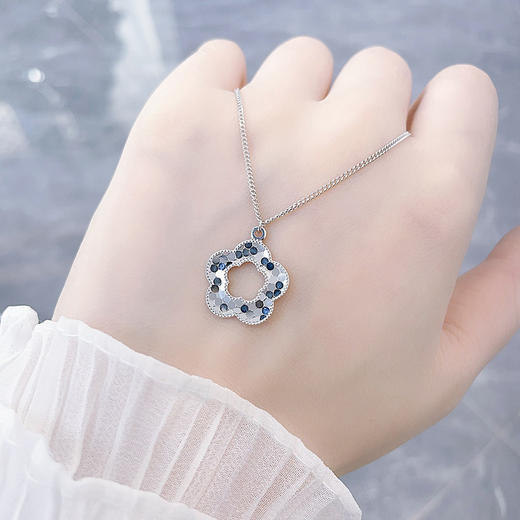 【限时8.8折】【线上铂金馆】PT950 #CNC 【国际铂金协会  精品】铂金实心调节鱼鳞幸运五瓣花套链(ACPTTL00019)预售产品下单后不退款不退货不换货不补差价) 商品图2