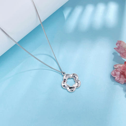 【限时8.8折】【线上铂金馆】PT950 #CNC 【国际铂金协会  精品】铂金实心调节鱼鳞幸运五瓣花套链(ACPTTL00019)预售产品下单后不退款不退货不换货不补差价) 商品图1