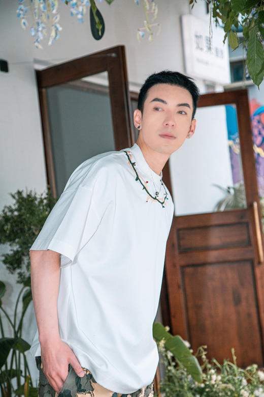 W522812387荆棘刺绣短袖T恤 商品图2