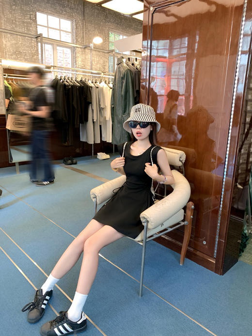 【169元任选2件】最后一波现货！2色侧边抽绳无袖连衣裙 商品图13