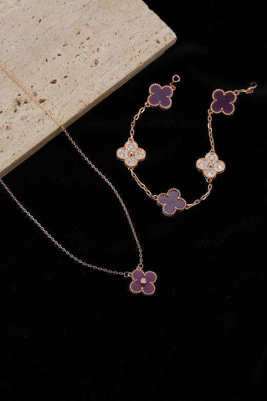 ✨今年🌞夏天真的太偏爱“紫色”了💜  1990人间富贵“紫”系列四叶草项链/手链📿，这样搭配一套简直不要太爱了😘 商品图0