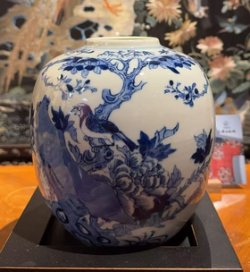 喜事连连青花罐