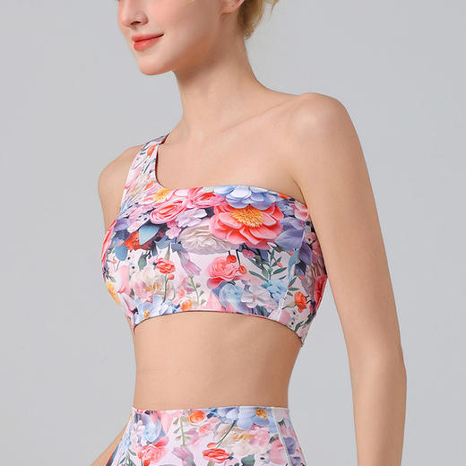 【126元任选2件】跃牌【漫西】系列 性感时尚单肩印花瑜伽背心运动健身五分裤带胸垫 商品图2