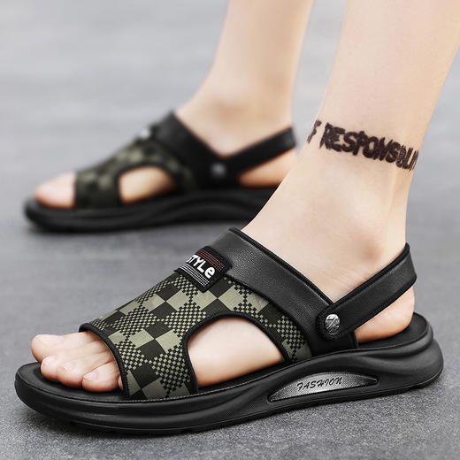 圣得西男鞋2024年夏季新款男士中青年棋盘格纹露趾户外沙滩凉拖鞋 商品图3