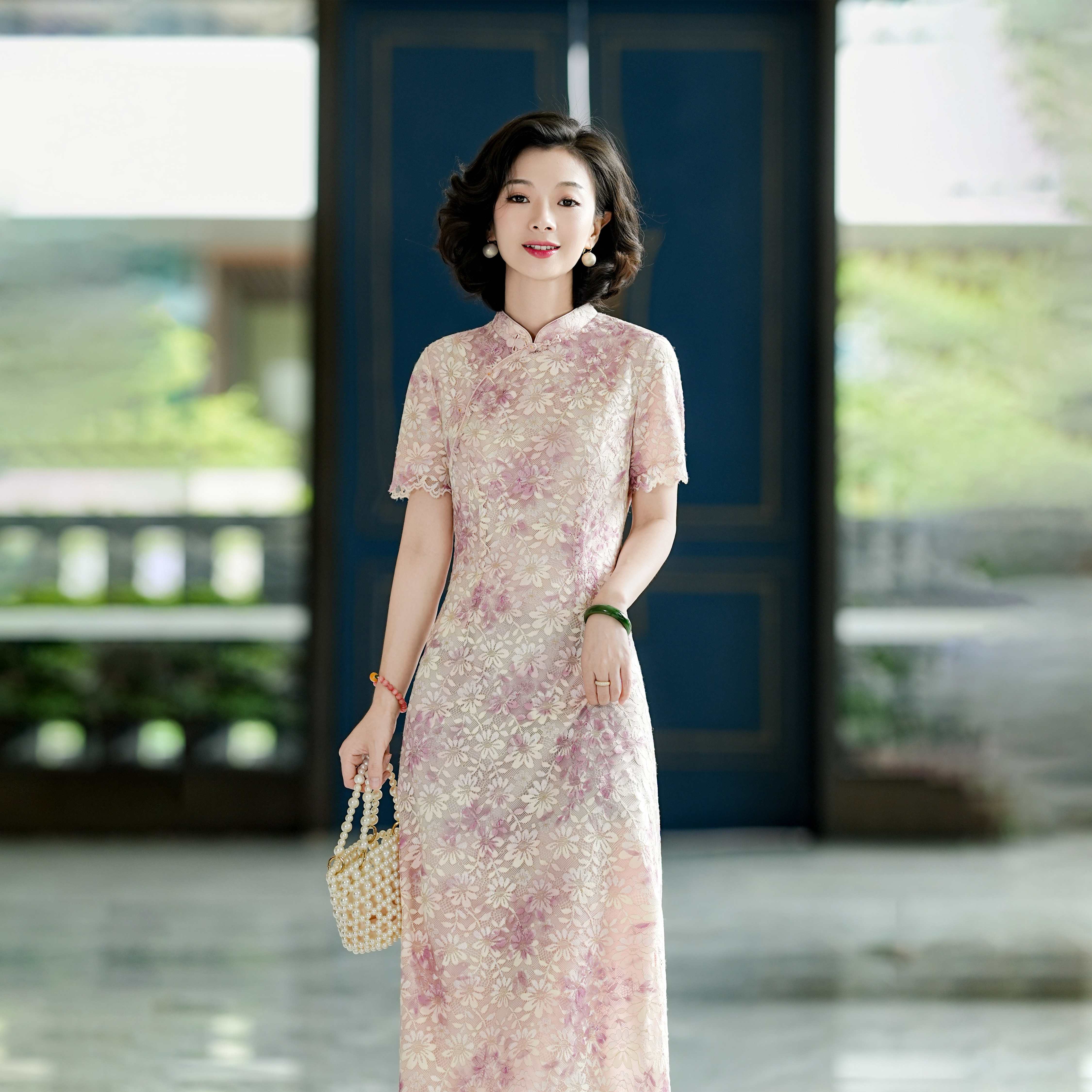 西子/【倾城之恋】新中式金葱蕾丝印花立领盘扣斜襟收腰显瘦减龄粉色旗袍/QPTJ144