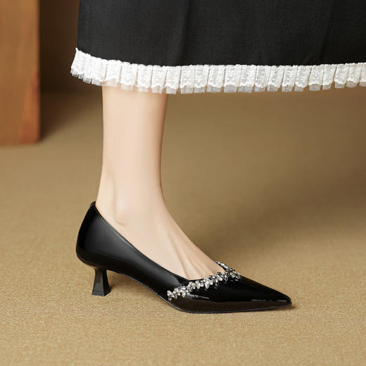 【预售5天】水钻高跟鞋通勤尖头，漆皮浅口韩版单鞋CQSJ&HC-8188 商品图1