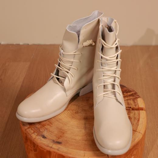 【抖音专属】秋款米白色靴子（8197-1白色） 商品图1