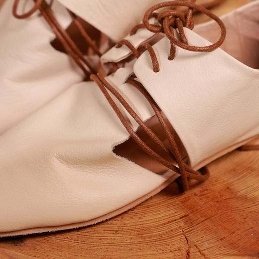 【抖音专属】漏洞绑带皮鞋(R388-1-白色) 商品图1