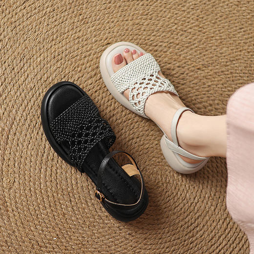 【预售5天】法式编织镂空厚底凉鞋女夏2025新款中跟露趾软底一字带鱼嘴罗马鞋&5-923 商品图0