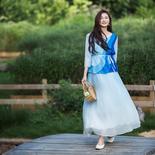 【林栖设计小店】（现货）【林栖推荐】渐变蓝色海浪真丝上衣2025春夏新品花仙子长袖上衣女N1953180 商品图4