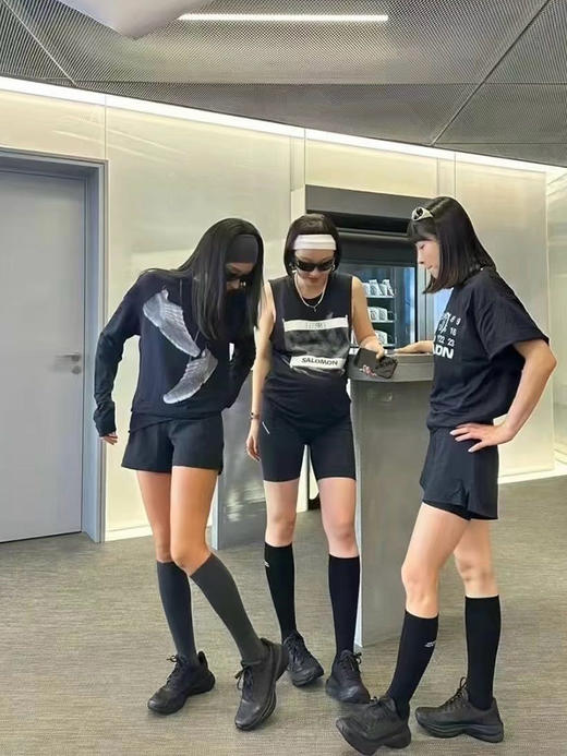 现货 THS-限时 情侣款 萨洛*M6家联名款 巨巨巨透气网眼运动鞋 3色 QZ114 商品图1