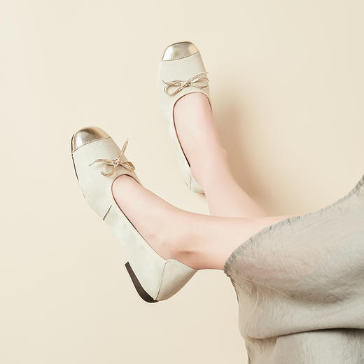 香港AINADA艾娜达 轻奢同款 小香风晚晚鞋 宽松方头 柔软舒适 B03 商品图4