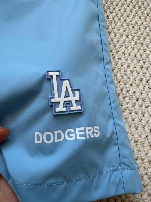 点此购买 MLB洋基队夏季男女款梭织休闲短裤 LL 324023 商品图14