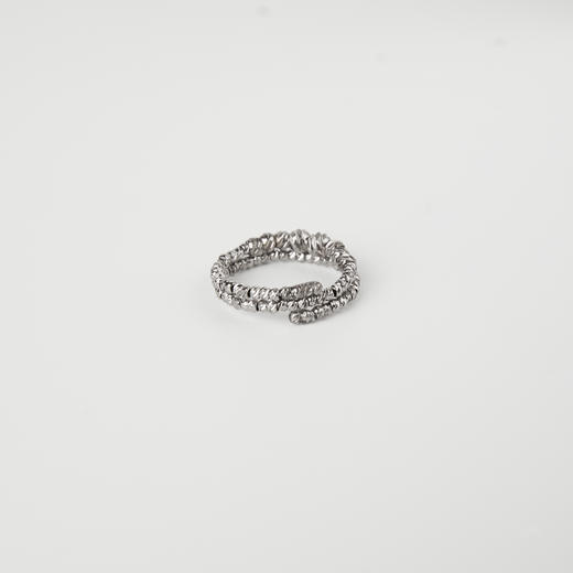 ROMI STUDIO 铜合金戒指 银色车花珠双层缠绕戒指 RWCRP34005【发货时间：25-30天】 商品图1
