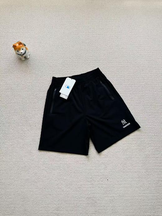 点此购买 MLB洋基队夏季男女款梭织休闲短裤 LL 324023 商品图3