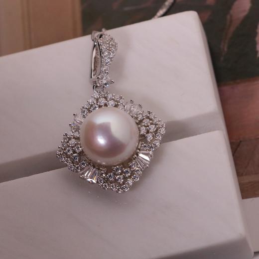 【甄珠贝】优雅大气 复古菱形吊坠 淡水珍珠 11-12mm 正圆基本无暇 925纯银配件 商品图0