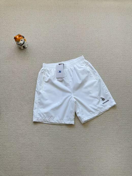 点此购买 MLB洋基队夏季男女款梭织休闲短裤 LL 324023 商品图2