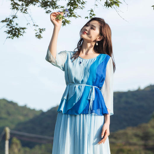 【林栖设计小店】（现货）【林栖推荐】渐变蓝色海浪真丝上衣2025春夏新品花仙子长袖上衣女N1953180 商品图3