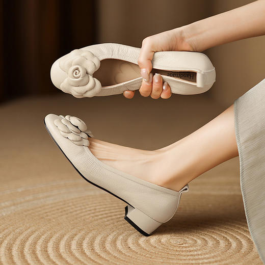 【预售5天】软面羊皮花朵一脚蹬，简约舒适粗跟浅口单鞋LD&7273 商品图0