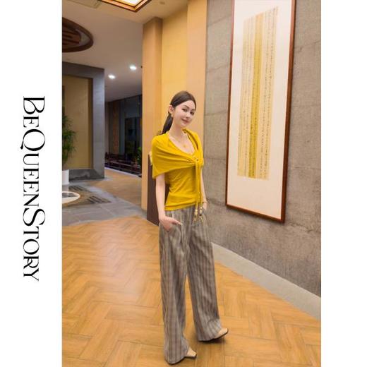 余潇潇【英伦漫游】英伦风经典格纹棉感垂顺两侧捏褶显瘦宽松直筒裤 商品图3