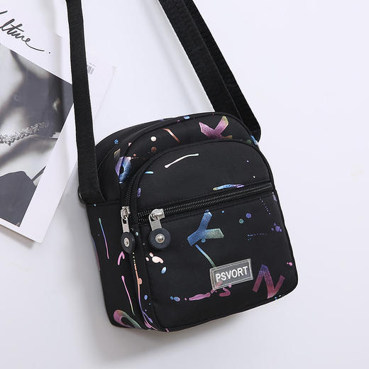 多层单肩斜挎包女包尼龙布防水妈妈包包轻便布包背包牛津布手机包 商品图0