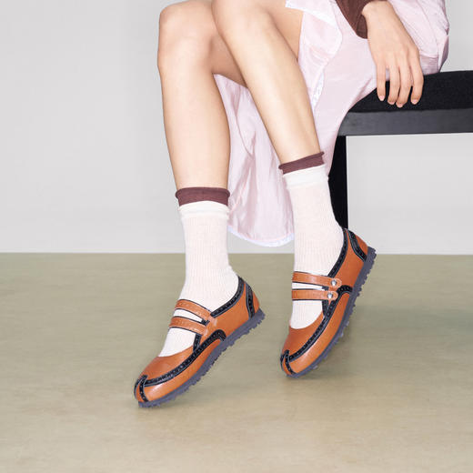 lost in echo2025秋冬新款浅口布洛克真皮超轻薄底芭蕾舞玛丽珍鞋 商品图4