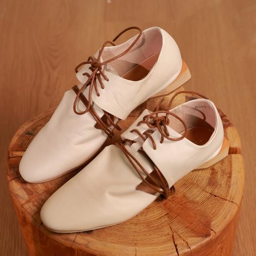 【抖音专属】漏洞绑带皮鞋(R388-1-白色) 商品图2